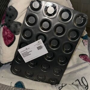 Pampered Chef Non-Stick Mini Muffin Cupcake Candy Tart Pan